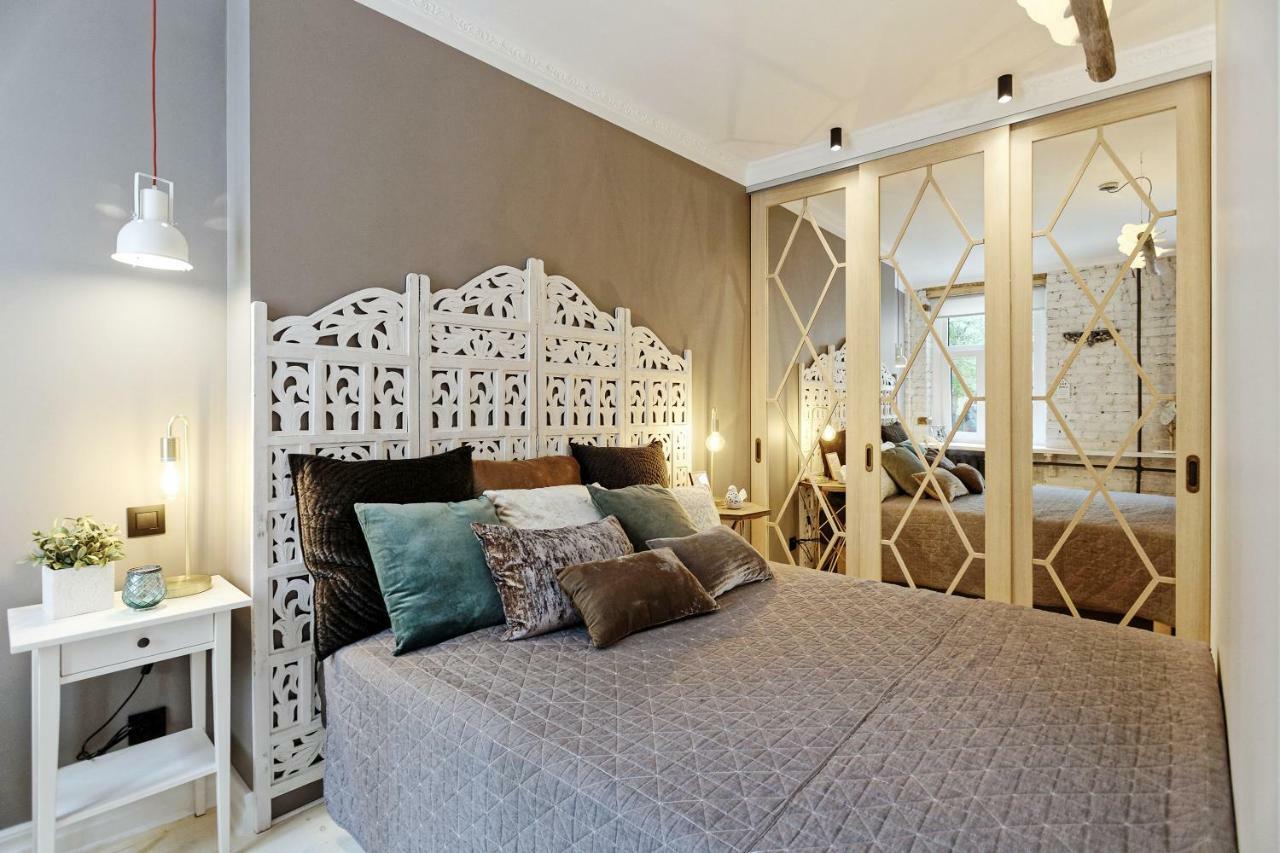 Riga Silent Center Boutique Apt. +Free Parking Bagian luar foto