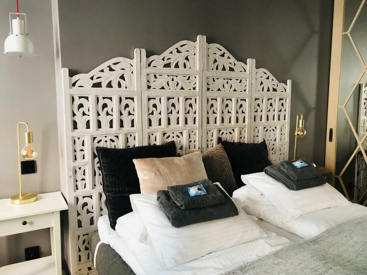 Riga Silent Center Boutique Apt. +Free Parking Bagian luar foto